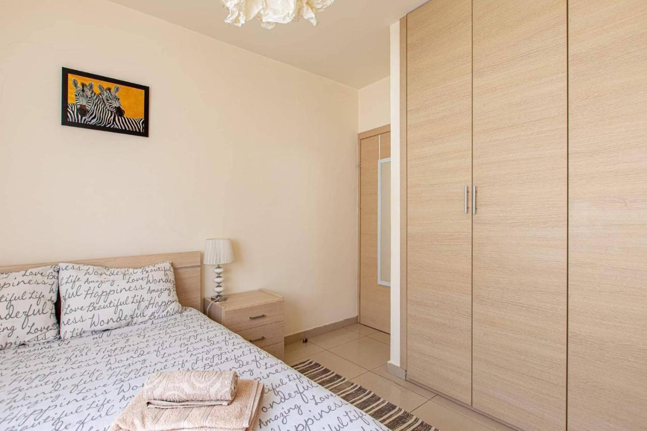 Lovely Bedroom In Shared Apartment Oroklini Voroklini Exterior foto