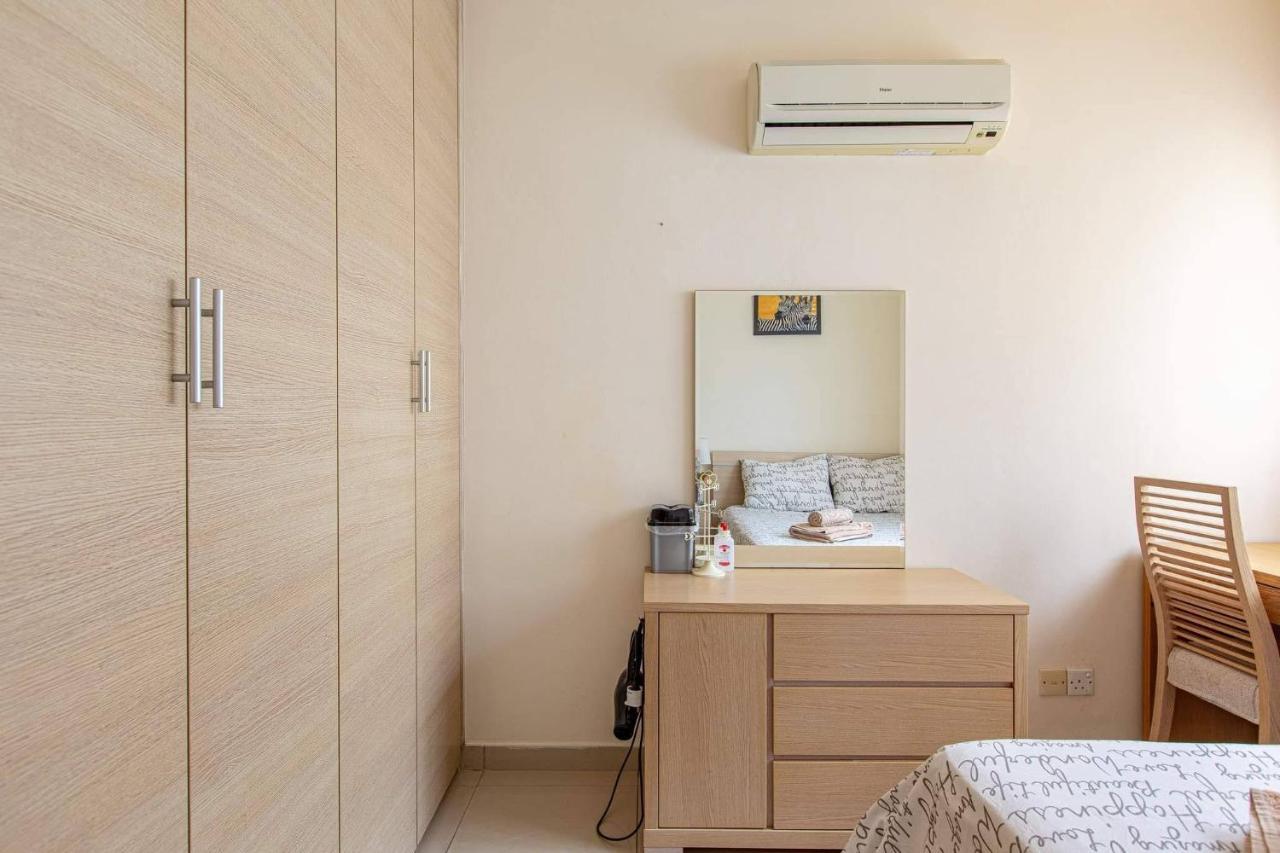 Lovely Bedroom In Shared Apartment Oroklini Voroklini Exterior foto