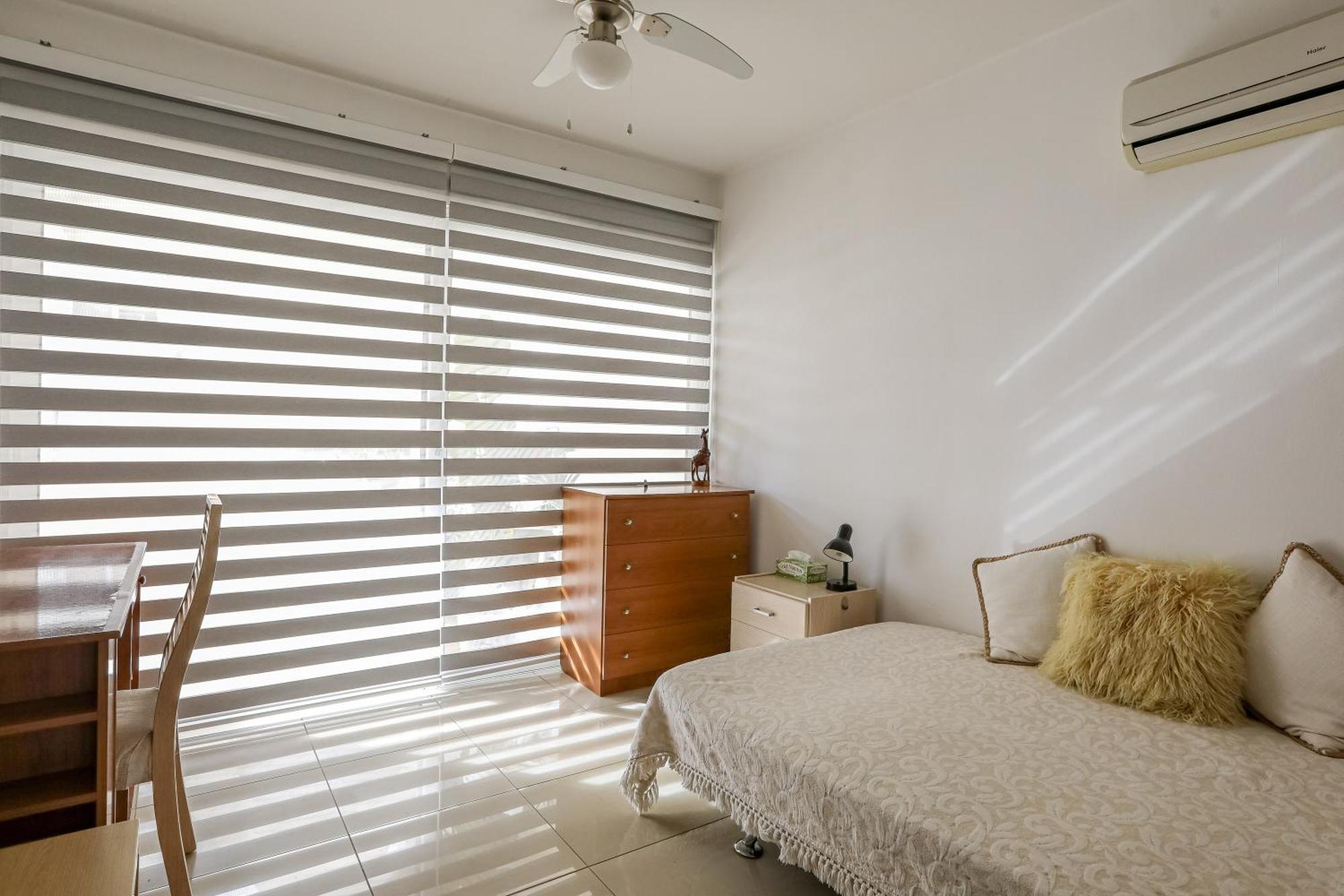 Lovely Bedroom In Shared Apartment Oroklini Voroklini Exterior foto